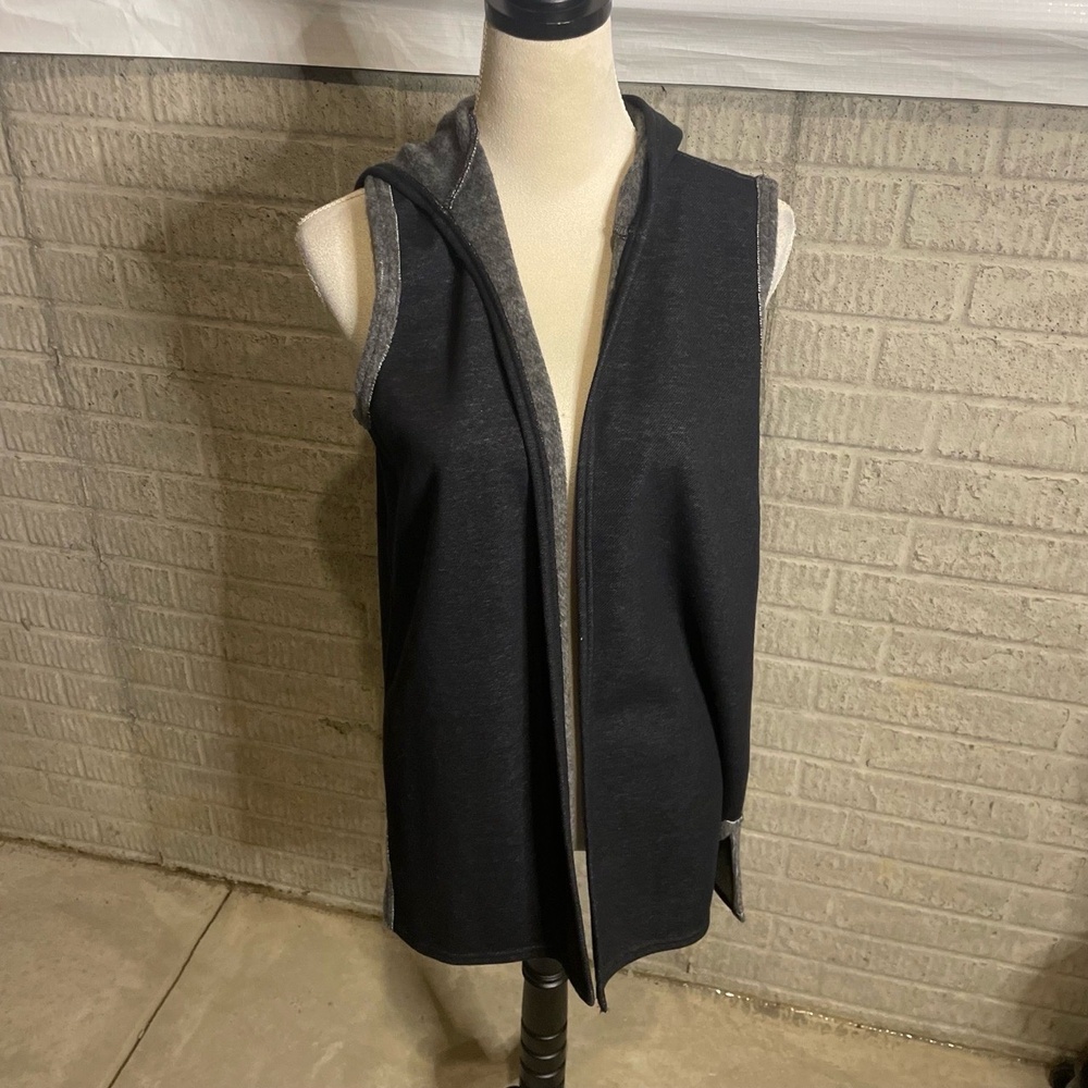 Almost Famous Womens Gray Black‎ Hooded Long Sleeveless Vest Medium